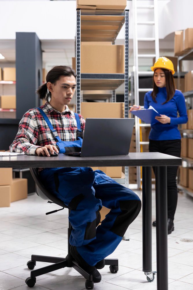 Freight Connect operations team coordinating multimodal shipments